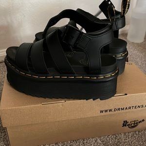 Womens Dr. Martens Blaire Platform Sandal - Black          Worn 3-4 times